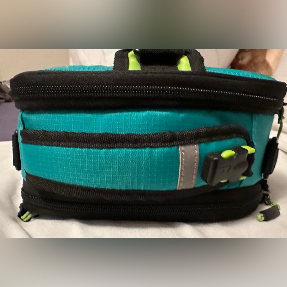 Artic Zone Expandable Lunch Box - Picture 4 of 6